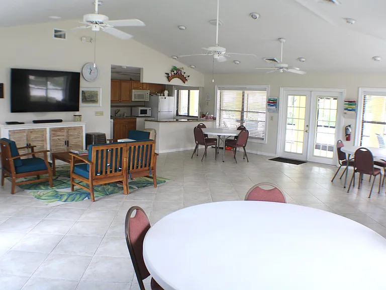 1082 Keystone Dr #C — Photo 23