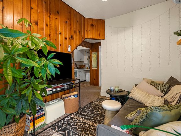 4th image of 1136 Prospect St #7