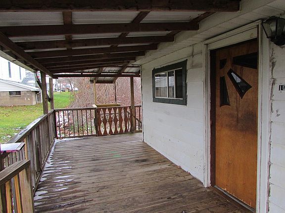 3rd image of 102 Church St
