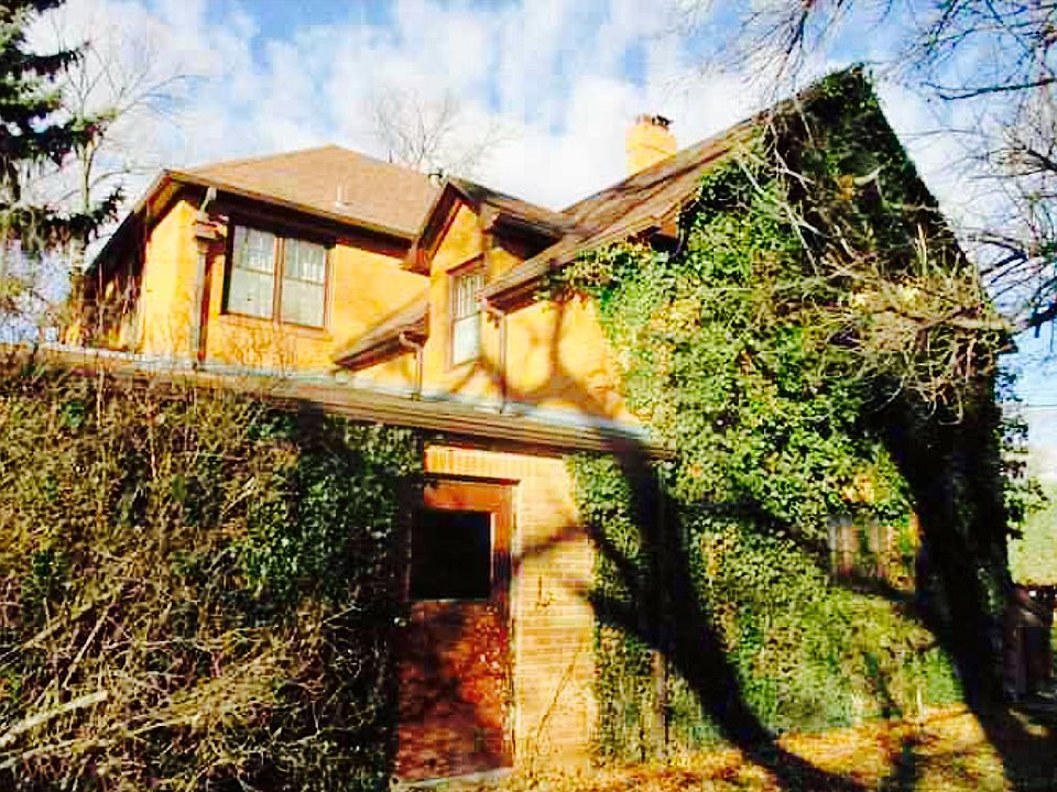 2nd image of 301 N Bryan Ave