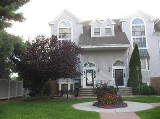 130 Deer Hill Ave APT 20, Danbury, CT 06810