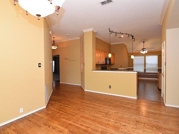 4th image of 1232 Whitehorse Dr