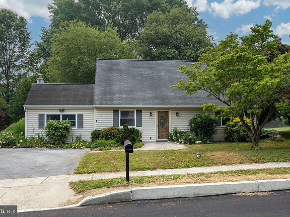 2nd image of 6 Hillcrest Dr