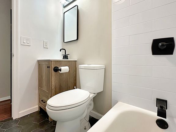 2nd image of 627 S 11th St #1