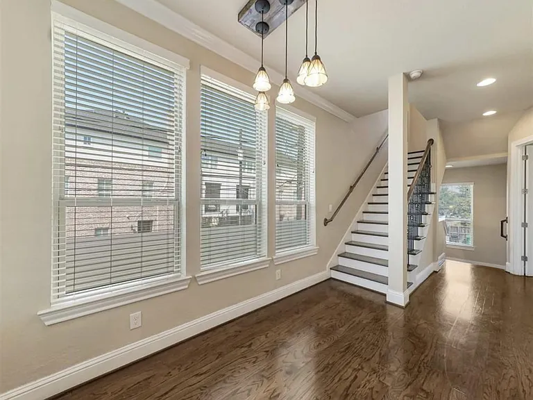 6005A Kansas St — Photo 14