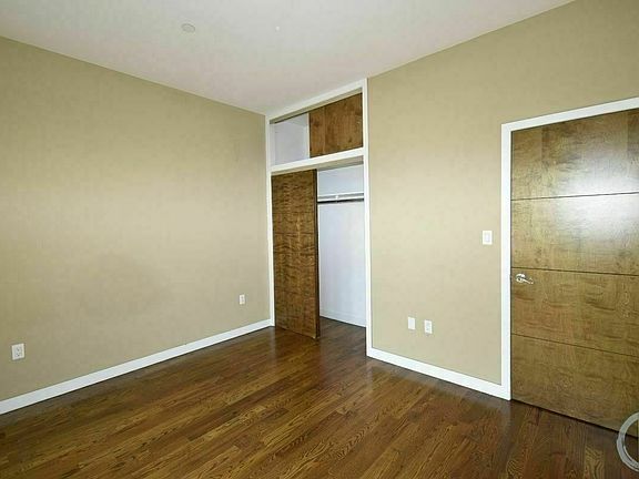4th image of 2586 Bedford Ave #3LL