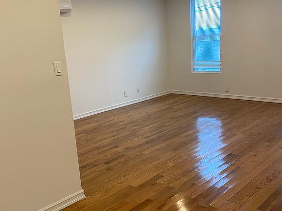 3rd image of 118 Maple St #1