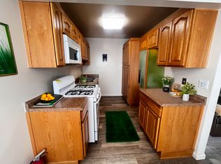 7160 Cerritos Ave APT A, Stanton, CA 90680