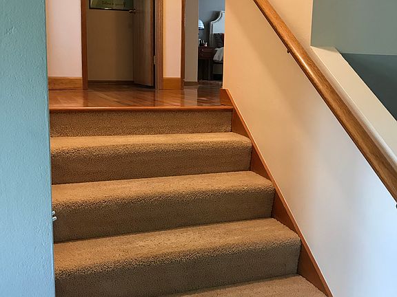 Upper level = 3 Bed/2 Bath