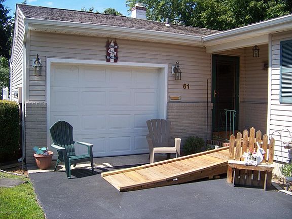 2nd image of 61 Edinburgh Dr