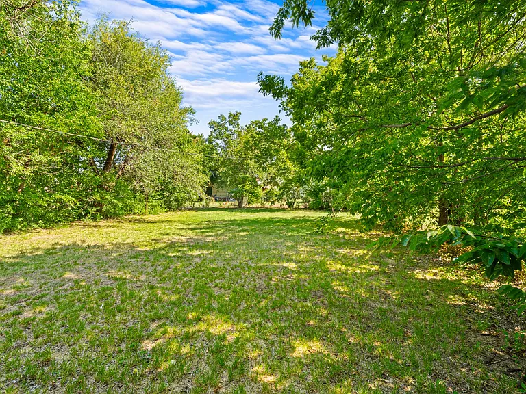 1029 Hoyt Ave — Photo 31