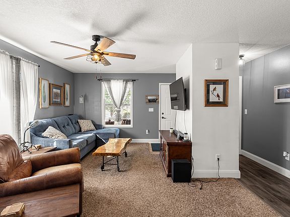 3rd image of 809 S Main St