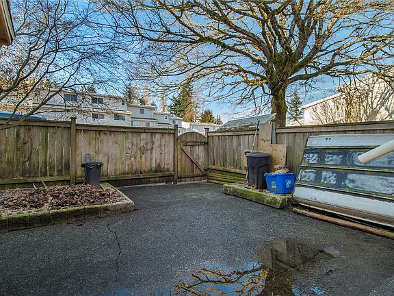 3rd image of 400 Robron Rd #13