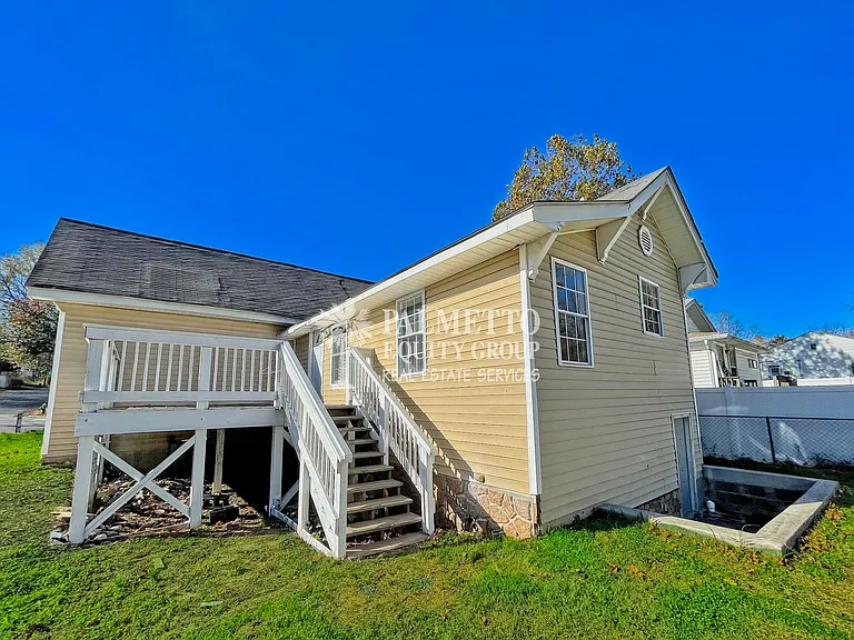 829 Dillard St — Photo 17
