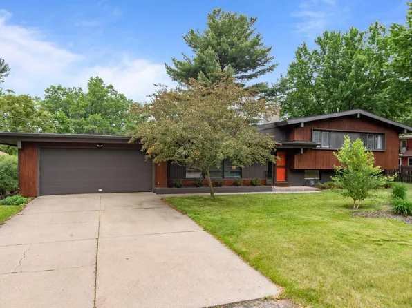 24 HAZELWOOD DRIVE, Stevens Point, WI 54467