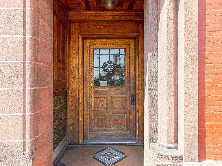 105 Washington St — Photo 35