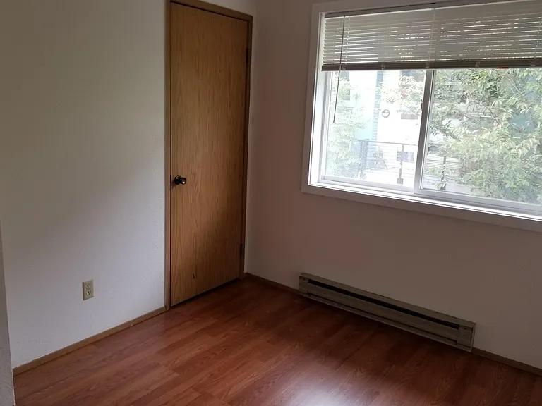 4423 Corliss Ave N #5 — Photo 11
