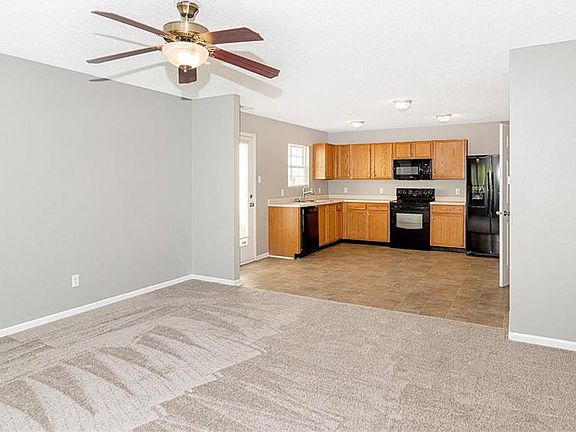 5th image of 14368 Black Farm Dr