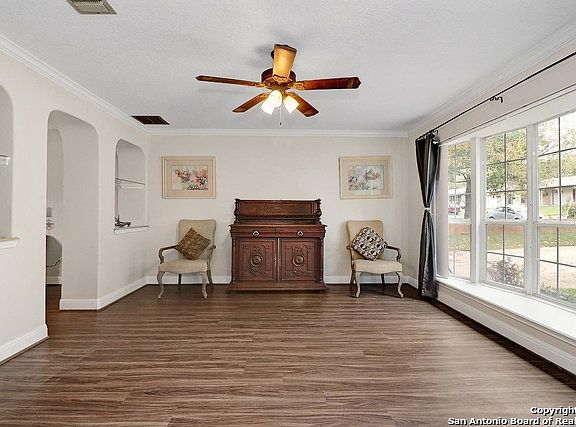4th image of 16007 Eagleway St