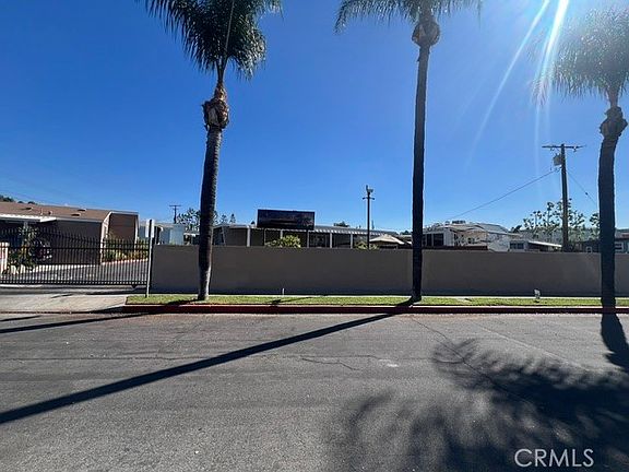 2nd image of 830 Azusa Ave #5