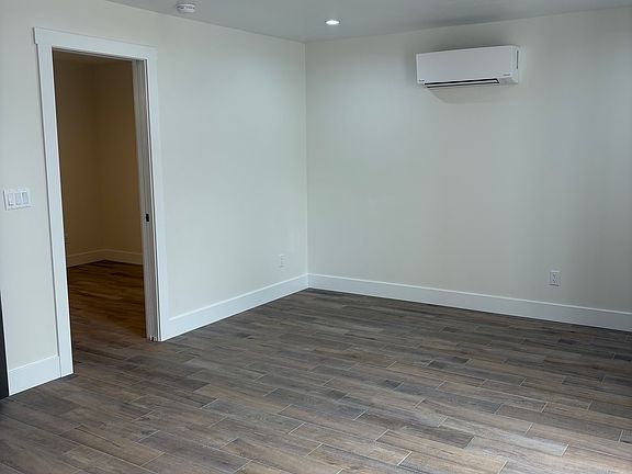 5th image of 534 E Penn Ave