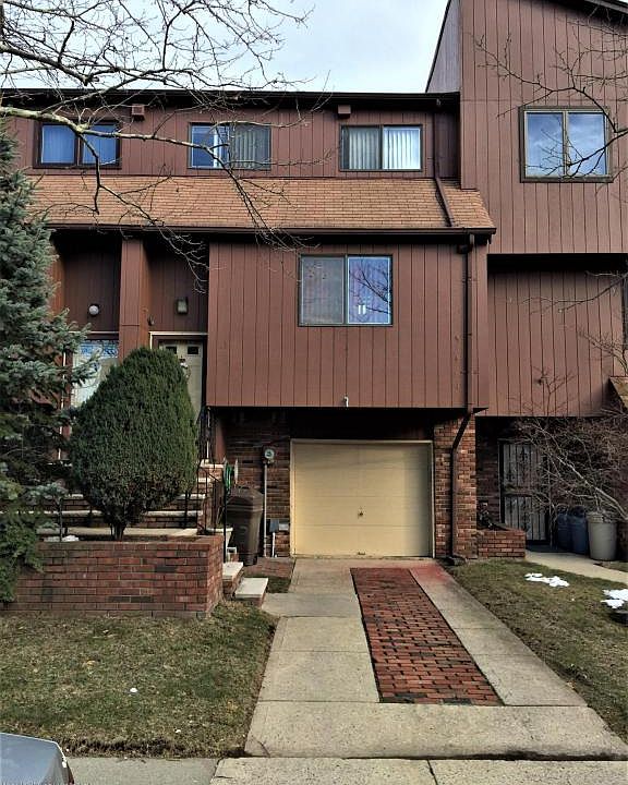 1st image of 53 Gateway Dr