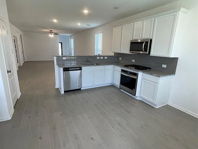 8111 Royal Palm Ct — Photo 23