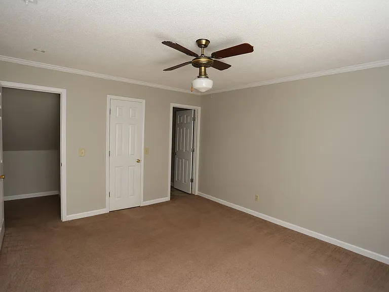 226B Courtney Way — Photo 13