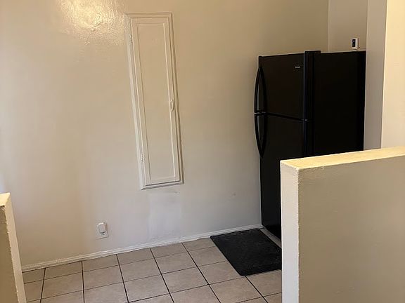 5th image of 2183 W 27th St