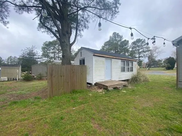 348 Blue Point Dr, Horntown, VA 23395