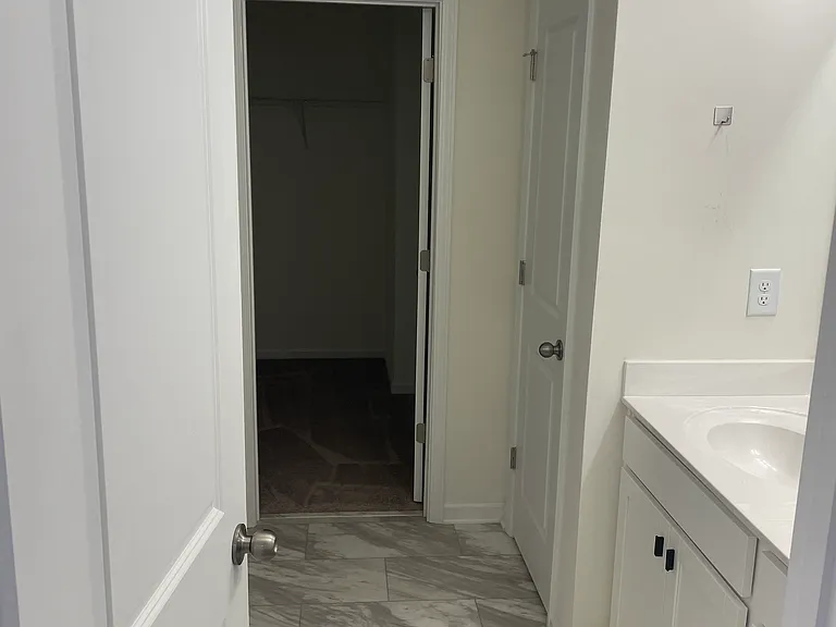 2723 Aubrey St — Photo 10