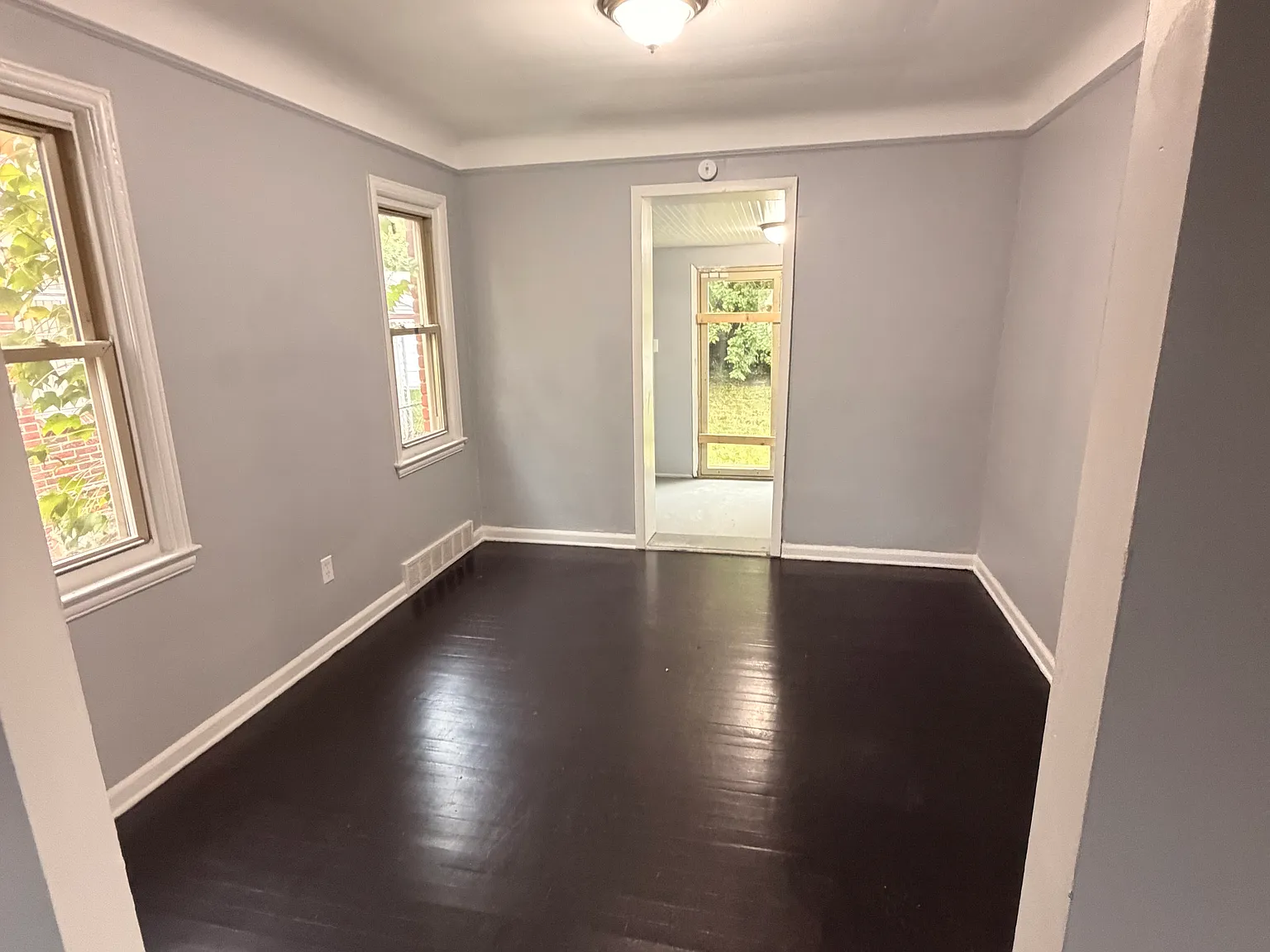 3 bed, 1393 sqft, $1,400 — Photo 2