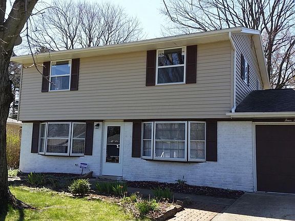 2nd image of 441 Revere Ct