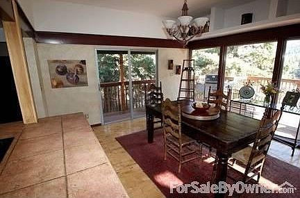 dining room/kitchen island
						:
						Great views