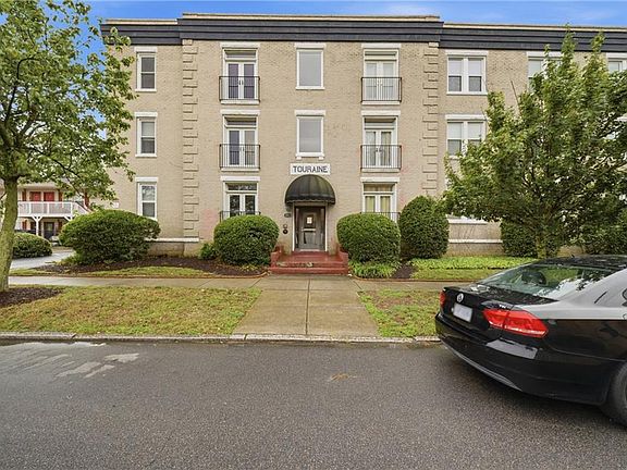 4th image of 431 W 31st St APT C2