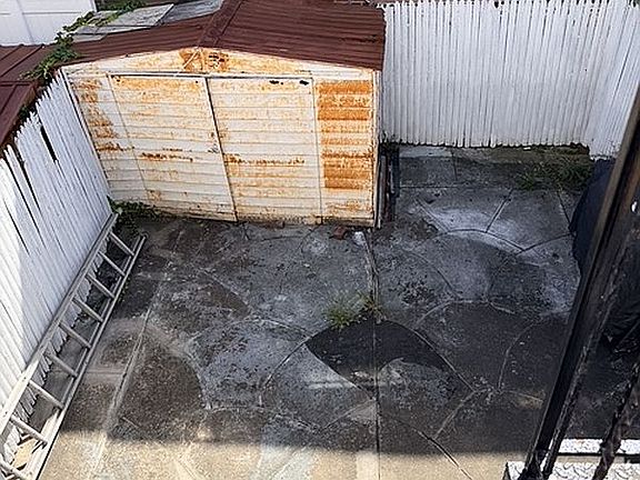 5th image of 10320 Avenue