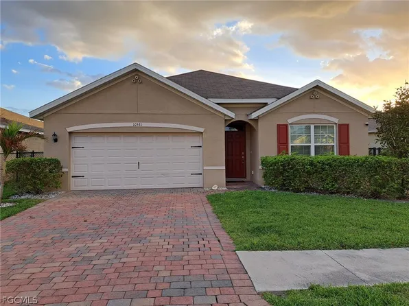 10531 Canal Brook Ln, Lehigh Acres, FL 33936