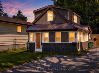 688 Saint Marys St, Peterborough, ON K9J 4G9