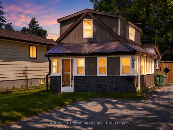 688 Saint Marys St, Peterborough, ON K9J 4G9