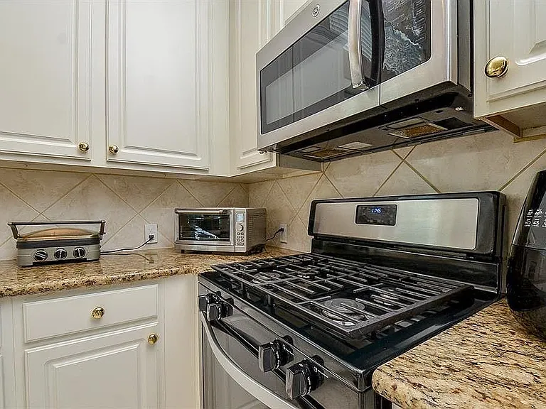 1306 Ventura Canyon Dr — Photo 12