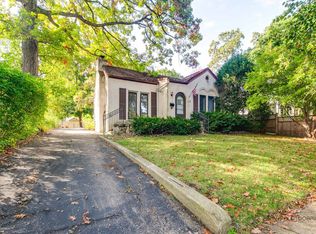 117 E Washington Ave, Lake Bluff, IL 60044