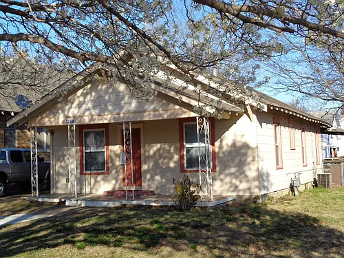 1304 S Cherokee Ave Photo 1