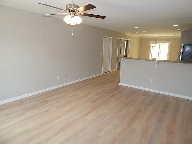 415 Laurel Grove Ct — Photo 2