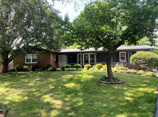 10585 Hackamore Ln, Saint Louis, MO