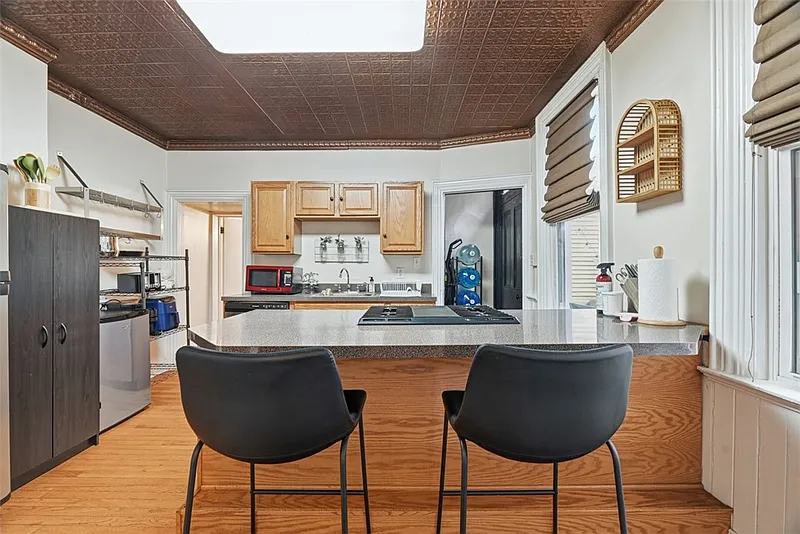 Thumbnail 10