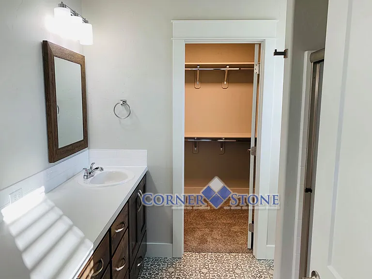 9609 W Dewitt St — Photo 12