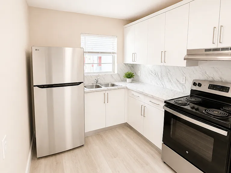 1607 Arthur St #304 — Photo 2