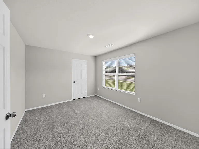 4405 Sackett Ave — Photo 3