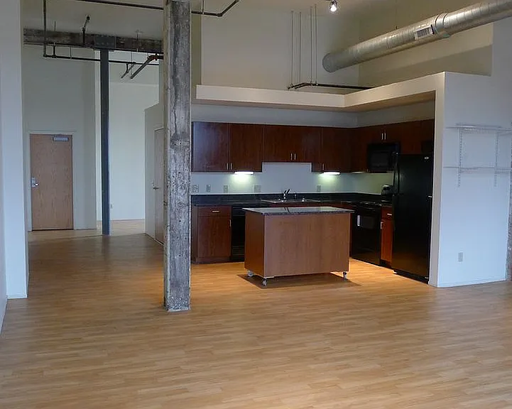 The Lofts at New Amsterdam — Photo 31