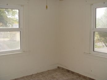 5th image of 2407 Doniphan Ave
